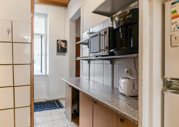 Cozy 2br Near Millennium Tower *