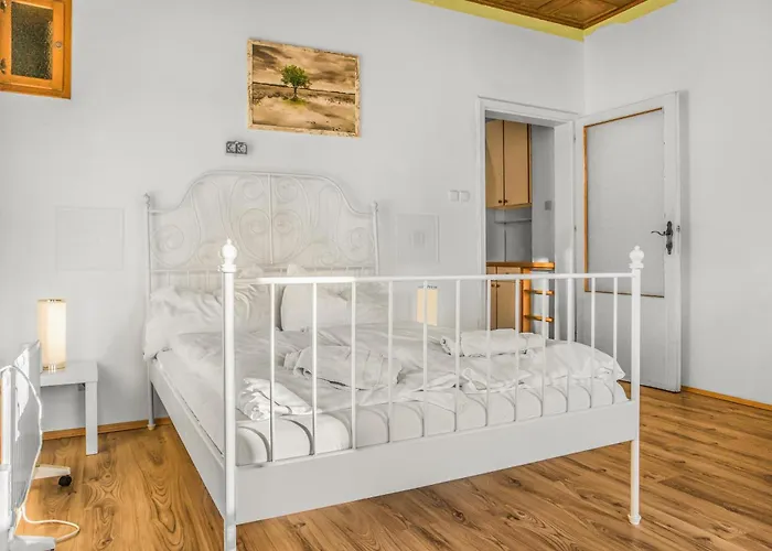 Cozy 2br Near Millennium Tower * Βιέννη